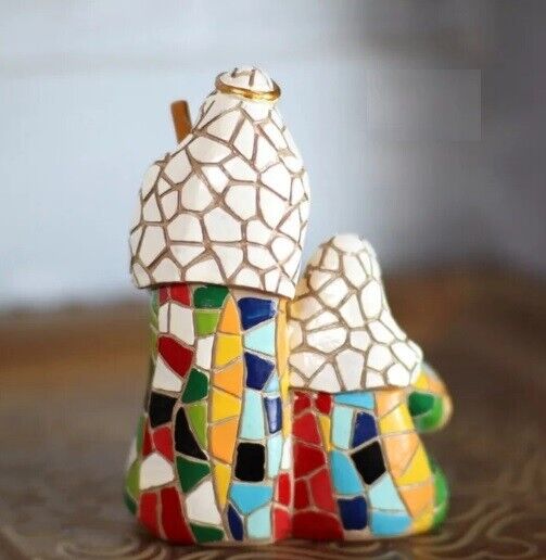 Christmas Decorations Resin Holy Family Statue Gaudi Style Ornaments 11x15.5x8cm