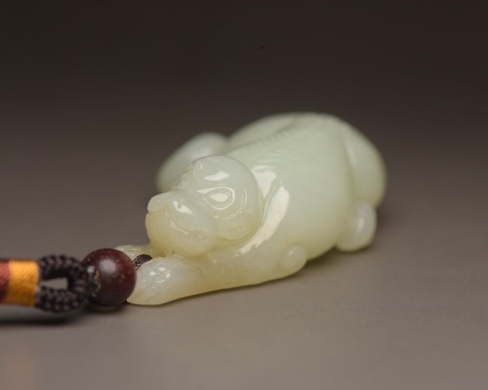 Chinese Beautiful Natural Hetian Jade Carving Cute Monkey Nice Pendant Jewelry