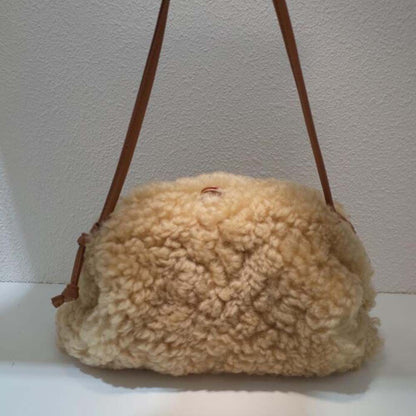Fluffy Crossbody Shell Bag Plush Soft Shoulder Messenger Bag Handbag 25*16*10 CM