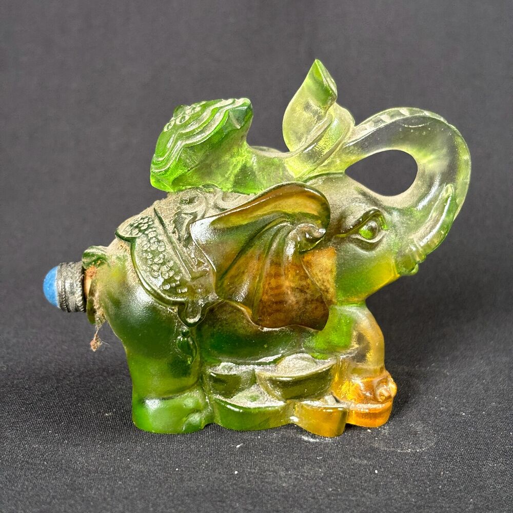 Chinese Snuff Bottle elephant figurine statue Box Glass Carved Colored Glaze art