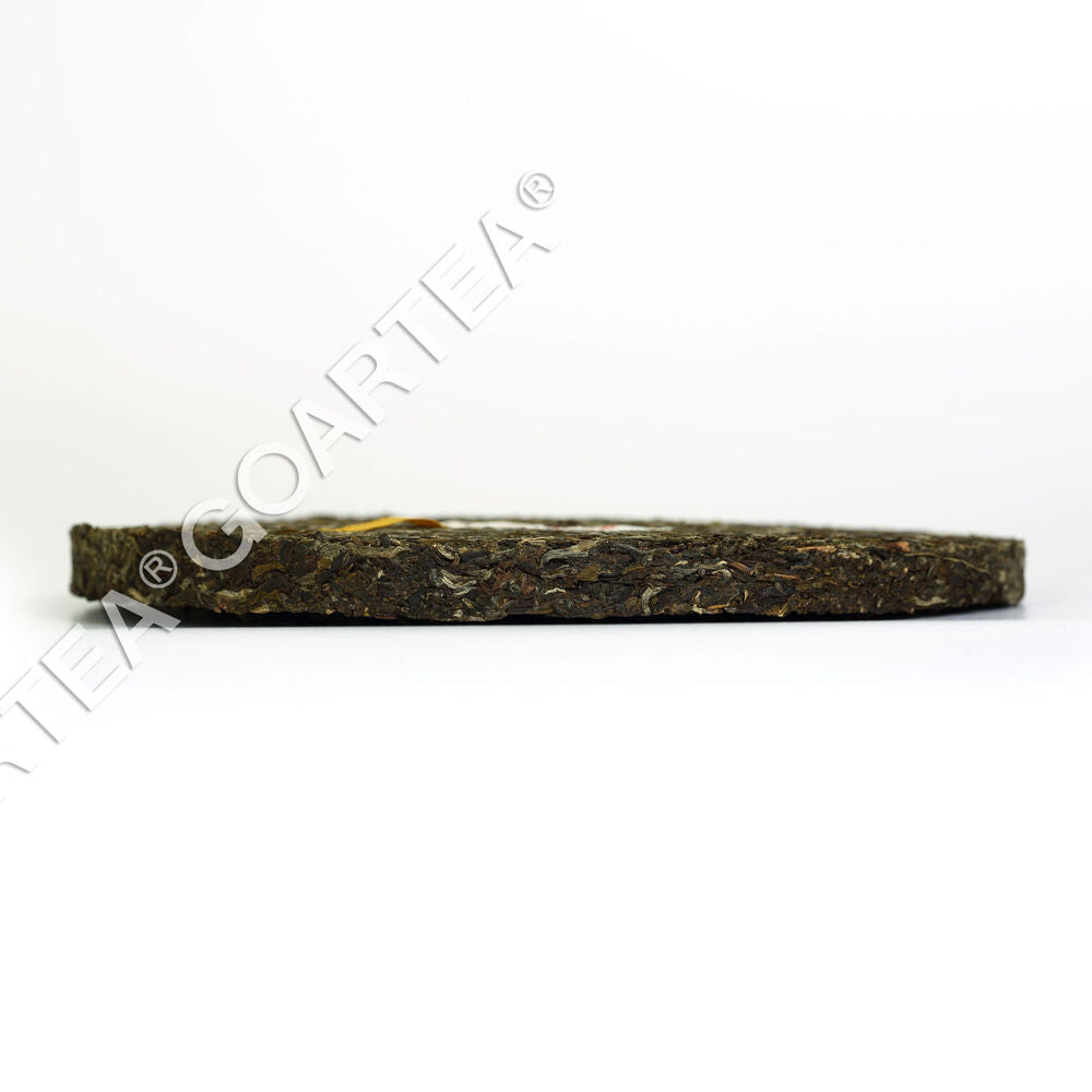 357g Yunnan Xiaguan Golden Ribbon Raw Iron Cake Puer Pu'er Puerh Tea