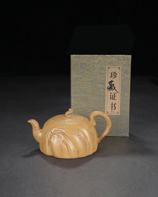 Chinese Yixing Zisha Clay Handmade Exquisite Teapot（供春 底款：汪寅仙）