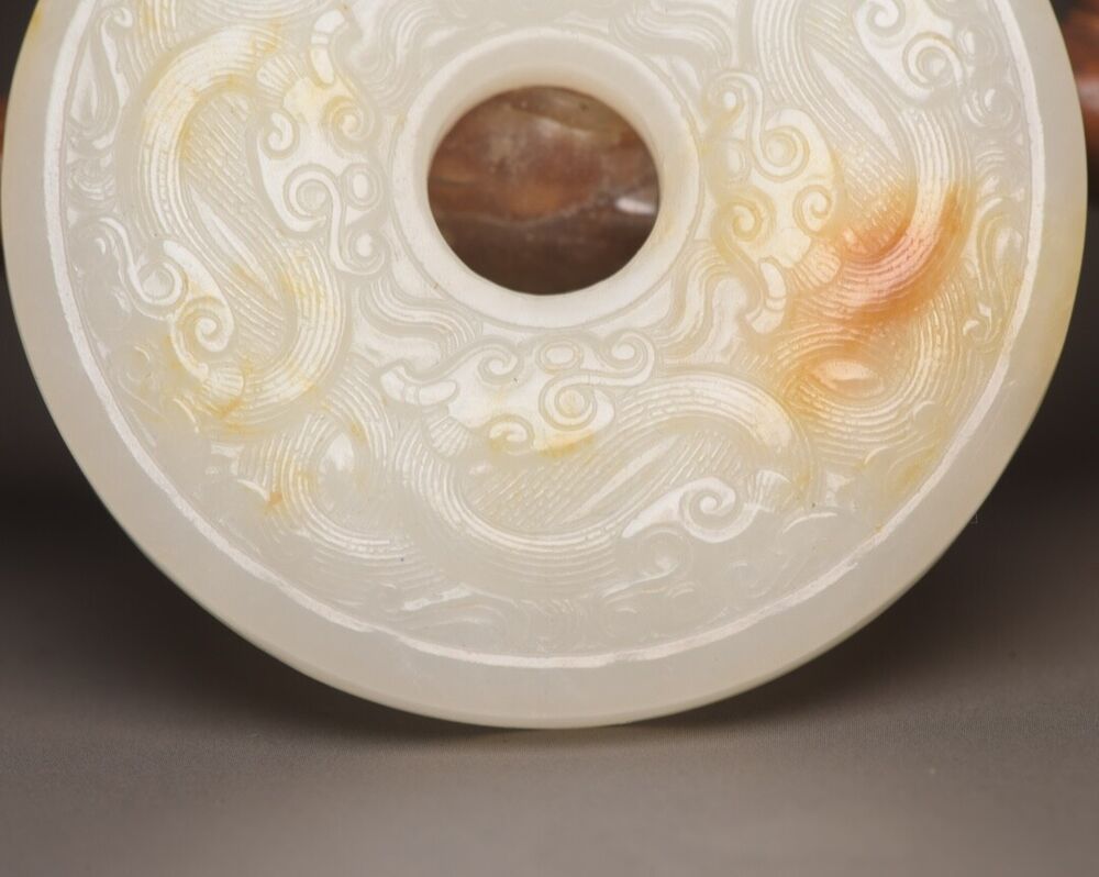 Top Chinese Beautiful Natural Hetian Jade Carving Exquisite Statue Pendant Rare