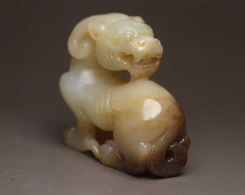 Chinese Vintage Antique Hetian Jade Hand Carved Beast Statue Collectible Artwork