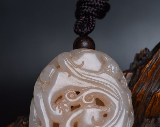 Chinese Antique Natural Hetian Jade Carving Dragon Statue Good Luck Gift Pendant