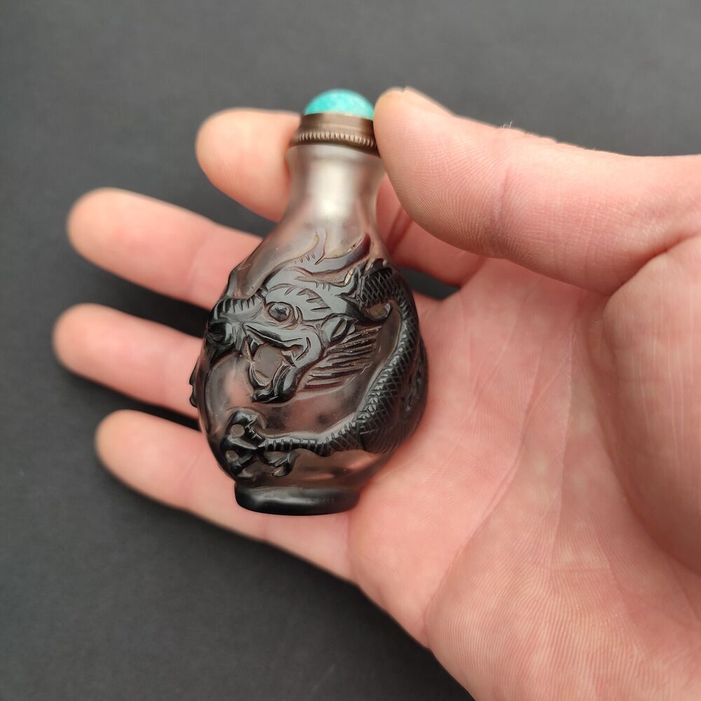 chinese peking glass snuff bottle black fierce dragon statue figurines snuffbox