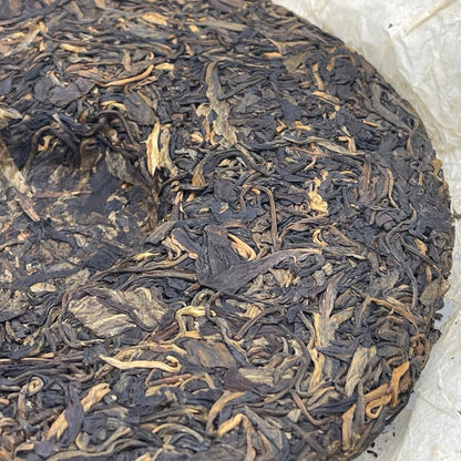 Pu-erh tea,2006,國艷Xishuangbanna,易武野生青餅Yi Wu wild green cake ,400g,Raw