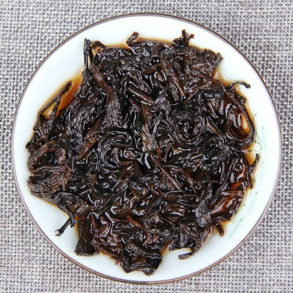 Ripe Yunnan Puer Tea Menghai Spring Tea Iron Shu Puerh Cake 188g