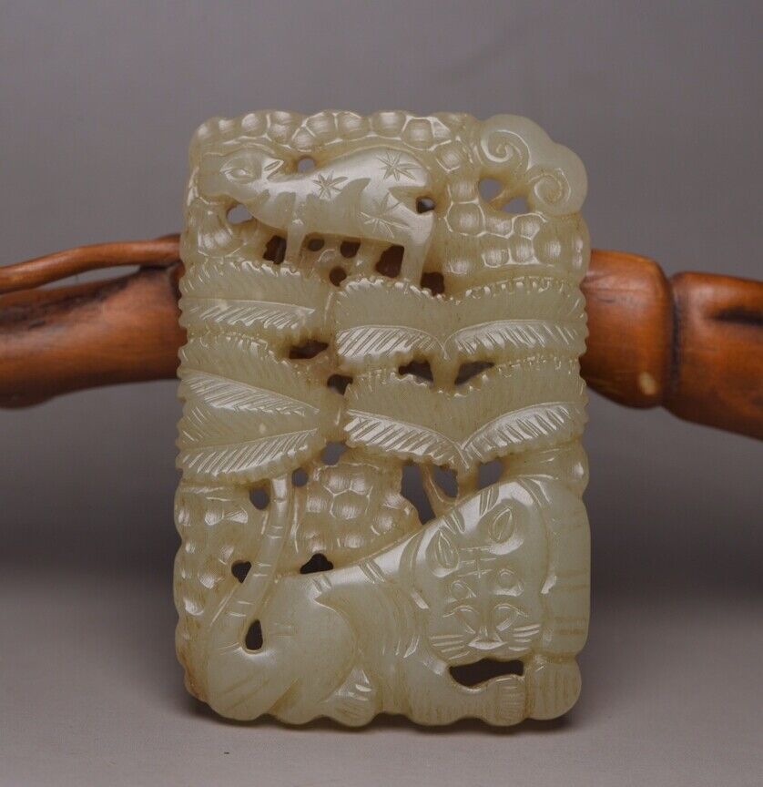 Chinese Natural Hetian Jade Carving Tiger Deer Statue Exquisite Pendant Jewelry
