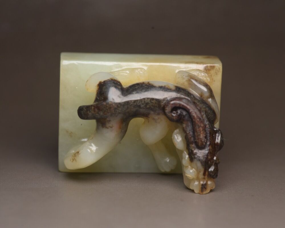 Chinese Antique Natural Hetian Jade Hand Carved Beast Statue Exquisite Figurines