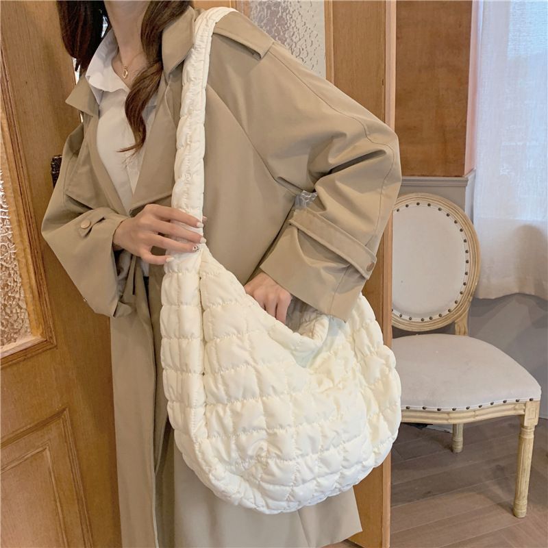 Cloud Fold Big Bag Personality Lightweight Large-capacity Dumpling Messenger Bag