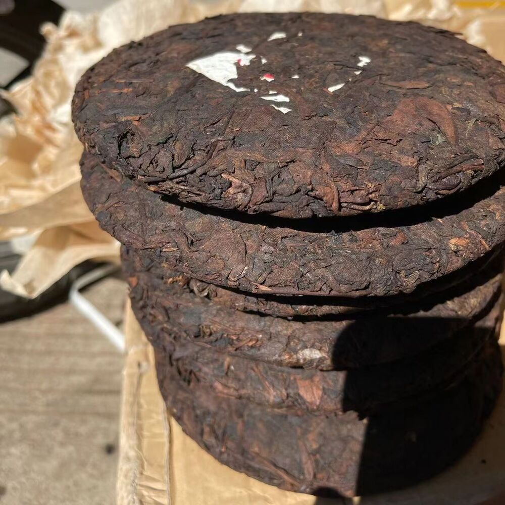 357g Yunnan Yiwu Pu-erh Ripe Tea 2003 Aged Pu'er Cooked Tea Cake Old Puerh Tea