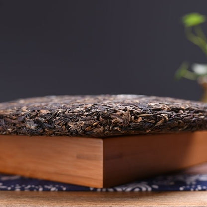 2011 MENGKU Rongshi Mu Ye Chun Pu'er Tea Early Spring Pu-erh Tea Cake 400g Raw