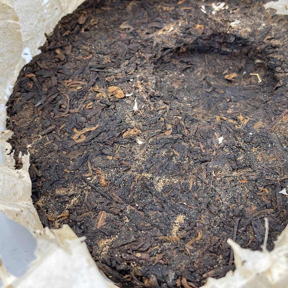Pu-erh tea,2004,Chinese tea cooked tea cake - customized tea,357g,Cooked