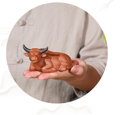 Purple sand tea pet decoration bullfighting creative sculpture can raise tea tra