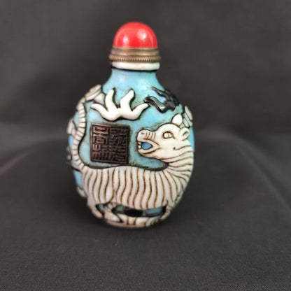Old Peking Glass Snuff Bottle overlay snuffbox kylin pixiu statue carvings rare