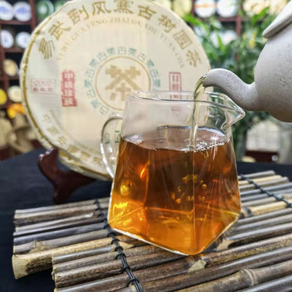 357g Yunnan Aged Pu-erh Raw Tea Cake 2002 Hundred Year Old Tree Raw Puerh Tea