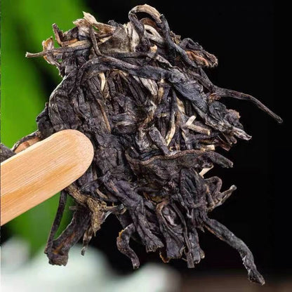 357G Banzhang Raw Tea Cake 2012 Yunnan Pu'er Tea Gold Award Tea King Spring Tea