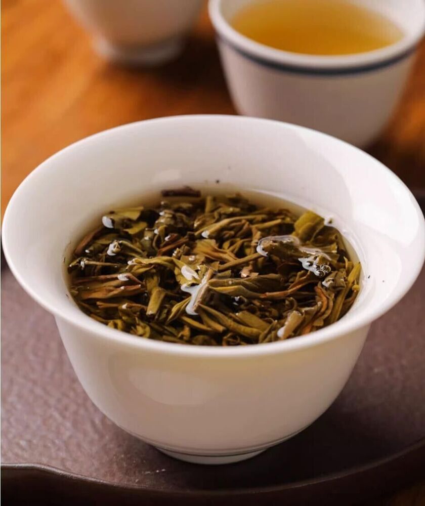 Haiwan LAO TONG ZHI Batch 221 Old Comrade 7548 Pu-erh Tea Cake RAW puer tee 357g