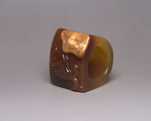 Chinese Natural Agate Hand Carved Fish Statue Exquisite Thumb Ring Jewelry Rare