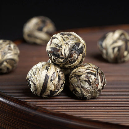Yunnan Moonlight White Ball Nectar Fragrance Raw Pu Er Tea Yue Guan Bai Long Zhu