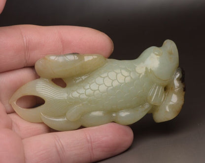 Chinese Natural Hetian Jade Carved Exquisite Fish Statue Figurine Collection Art