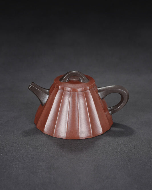 Chinese Yixing Zisha Clay Handmade Exquisite Teapot（霸王石瓢 底款：周桂珍）