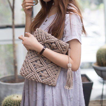 Bohemian Straw Woven Clutches Bag Fashionable Tassel Causal Handbag Vintage Bag
