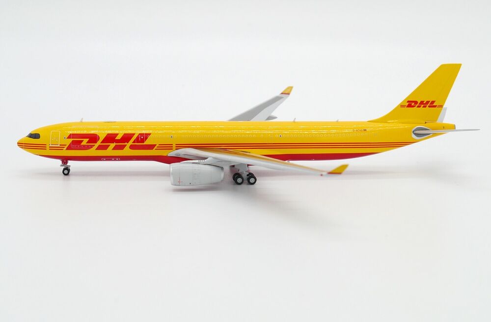 DHL A330-300P2F Reg: D-ACVG JC Wings Scale 1:400 Diecast model XX40012
