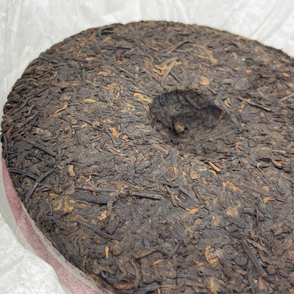 Pu 'er tea, 2007, Yunnan Pu 'er tea, 357 grams, cooked tea.