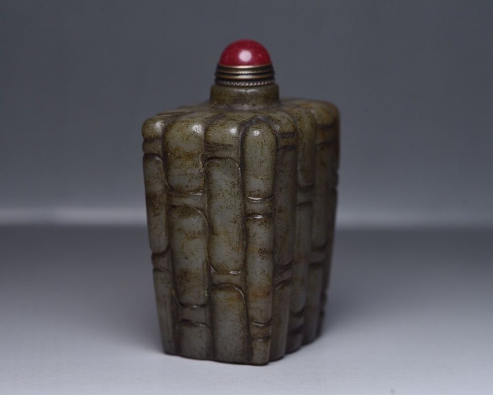 Chinese Natural Hetian Jade Snuff Bottle Carved Exquisite Statue Snuffbox Gift