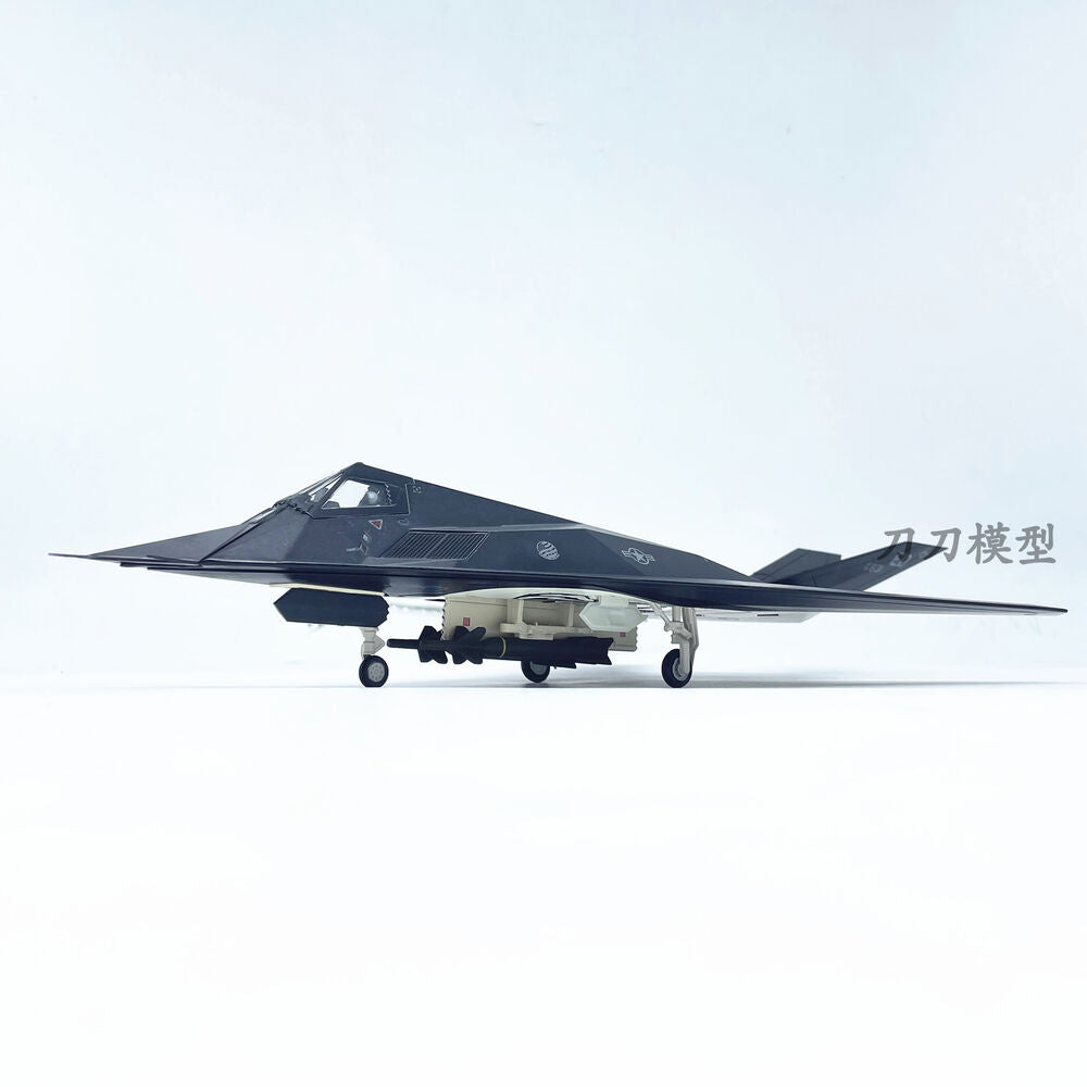 1:72 American F117a Nighthawk Stealth Fighter-bomber Alloy Aircraft Model