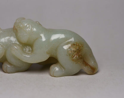 Chinese Antique Hetian Jade Carved Exquisite Beast Statue Lucky Gift Pendant Art
