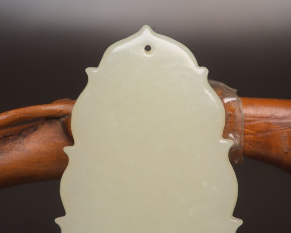 Top Chinese Natural Hetian Jade Carved Exquisite Guanyin Statue Pendant Jewelry