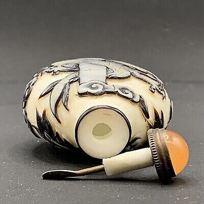 chinese glass Old Beijing exquisite dragon phoenix statue snuff bottle carving