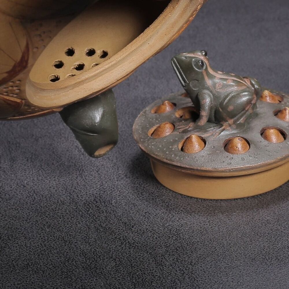 Vintage Chinese Yixing Purple Clay Teapot Zisha Ceremony Nice Frog Lotus Teaware