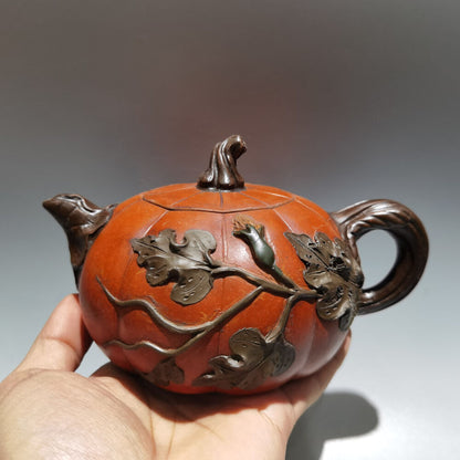 Chinese Yixing Zisha Clay Handmade Exquisite Teapot （金瓜壶 底款：蒋蓉 )