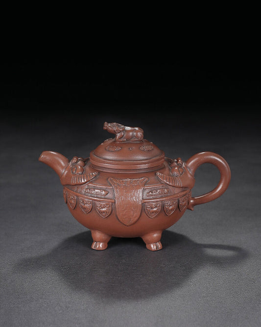 Chinese Yixing Zisha Clay Handmade Exquisite Teapot （牛气冲天 底款：葛逸云）