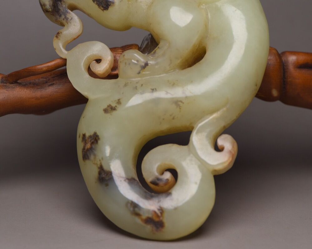 Chinese Antique Natural Hetian Jade Carving Dragon Statue Collectible Nice Art