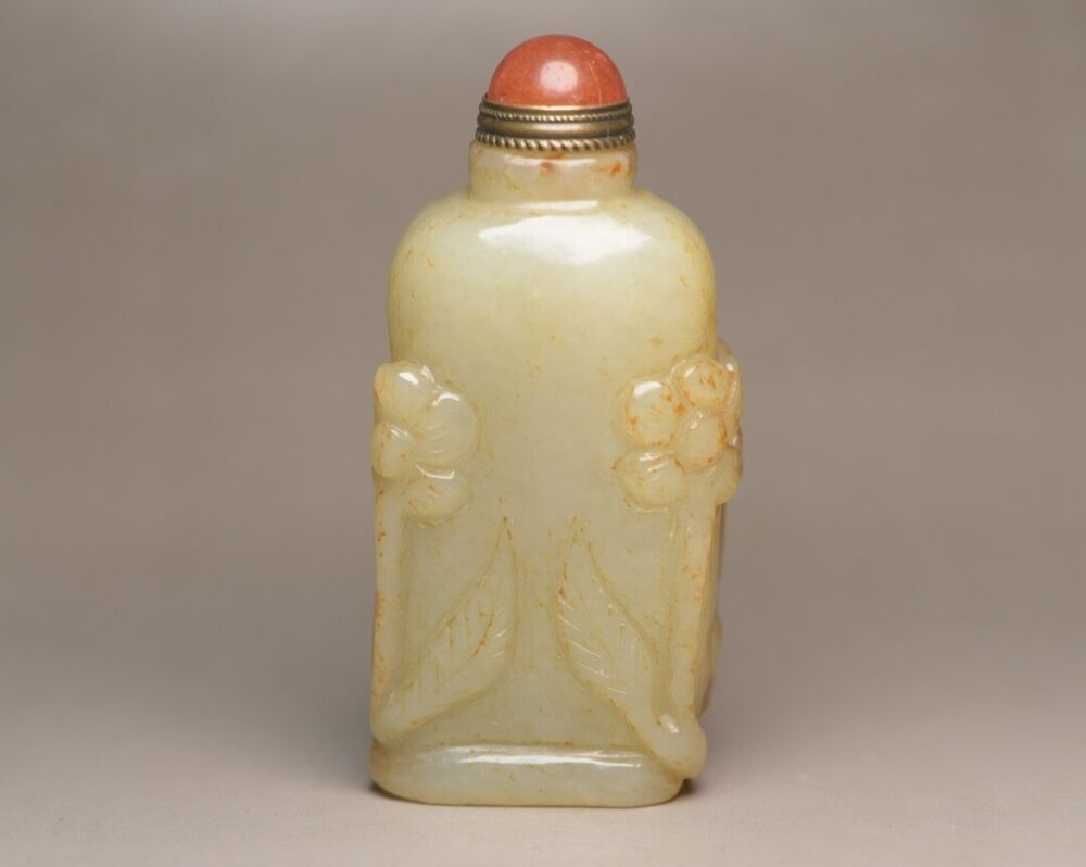 China Natural Hetian Jade Carved Nice Flower Statue Snuff Bottle Collections Art