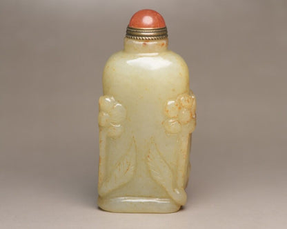 China Natural Hetian Jade Carved Nice Flower Statue Snuff Bottle Collections Art