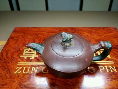 Chinese Yixing Zisha Clay Handmade Exquisite Teapot