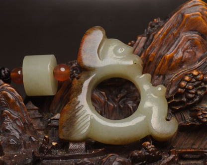 Chinese Natural Hetian Jade Hand Carved Nice Statue Unique Pendant Gift Jewelry