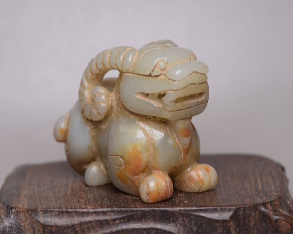 Chinese Old Natural Hetian Jade Carved Beast Statue Exquisite Figurines Decor