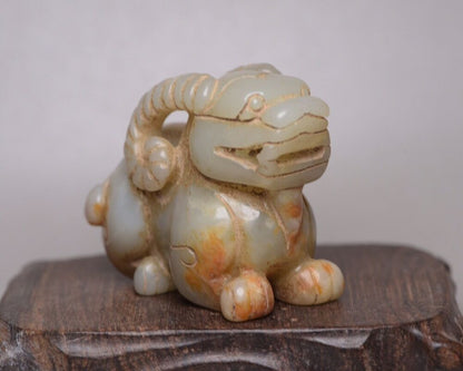 Chinese Old Natural Hetian Jade Carved Beast Statue Exquisite Figurines Decor