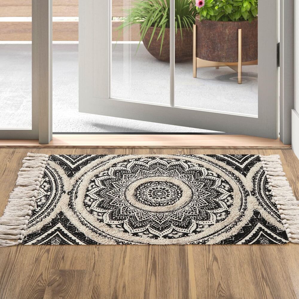 Hand Woven Small Boho Bathroom Rug Tufted Machine Washable Bohemian with Tassels