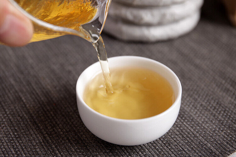 50g Yunnan Pu'er Tea Banzhang Raw Tea Cake Old Tree Tea Raw Tea Small Cake Tea