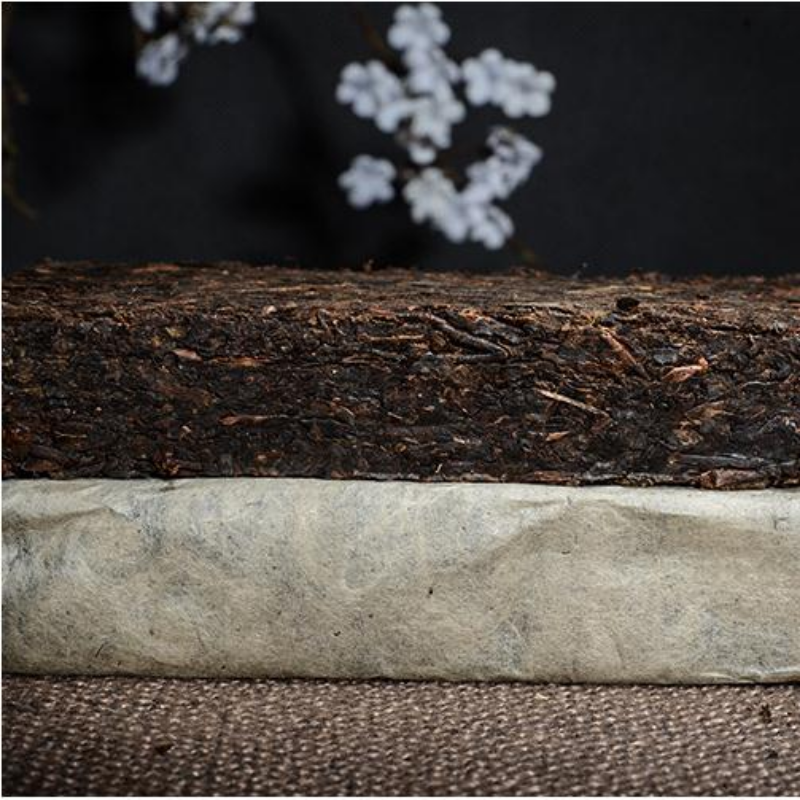 250g Yiwu Old Tree Puerh Ripe Tea Brick Yunnan Cooked Pu-erh Tea Pu'er Black Tea