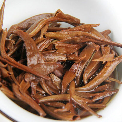 2022 Fengqing Big Golden Bud Nectar Cake with Strong Fragrance Black Tea 357g