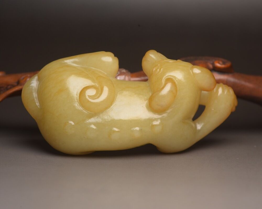 Collection Chinese Natural Hetian Jade Carved Exquisite Dog Statue Figurine Art